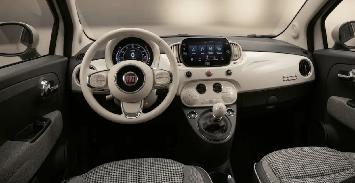 Intérieur Fiat 500 Hybrid 2026 : avis habitacle