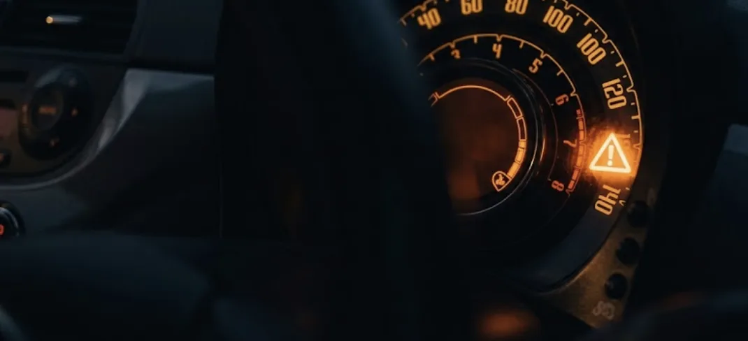 Voyant triangle orange Fiat 500 : causes et solutions